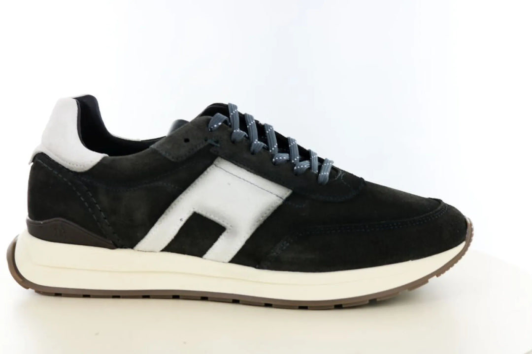 Berkelmans Abbazia suède herensneaker in donker Grey Suede met lichte accenten, vetersluiting, uitneembaar voetbed en wijdtemaat G½.