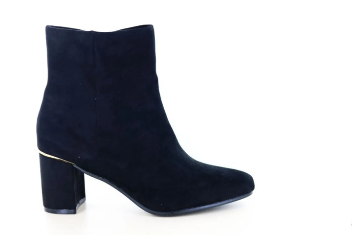 2GO Shoe 253 089 zwarte dames-enkellaars van synthetisch materiaal met ritssluiting, blokhak en goudkleurig detail.