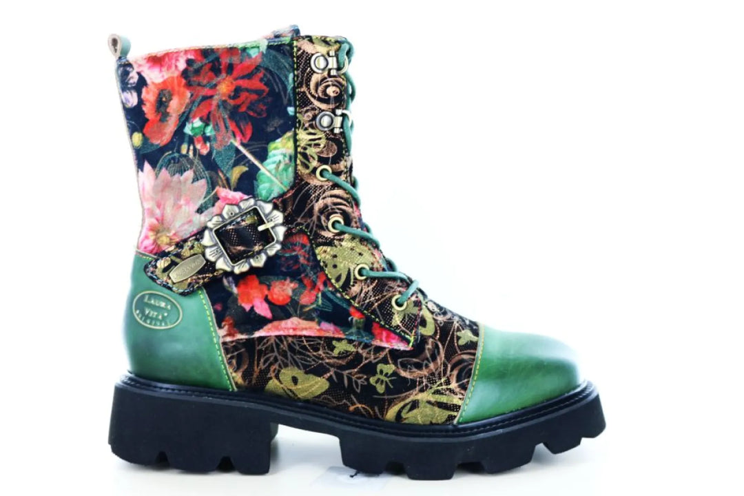 Laura Vita Kouleo 15 Vert leren veterboot voor dames met groene details, kleurrijke bloemenprint, gesp, zwarte profielzool, rits en veters.