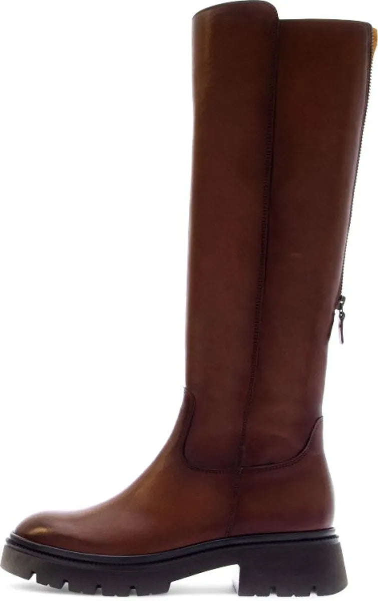 Gabor 8021.02 hoge leren dameslaars in saddle cognac met profielzool, ritssluiting, schachtwijdte M en verstelbare rits voor de kuit.